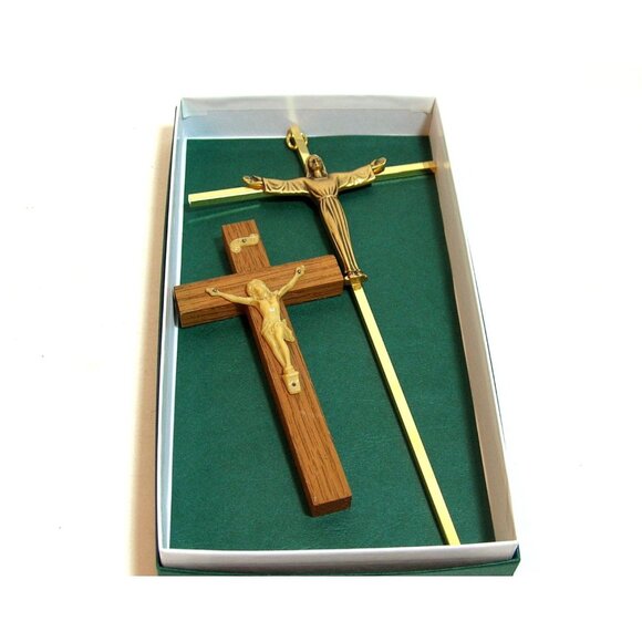 Two Vintage Crucifixes Catholic Christian Crosses - Picture 4 of 4
